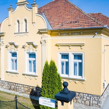 Ditlin Apartmanok Pápa Buitenkant foto