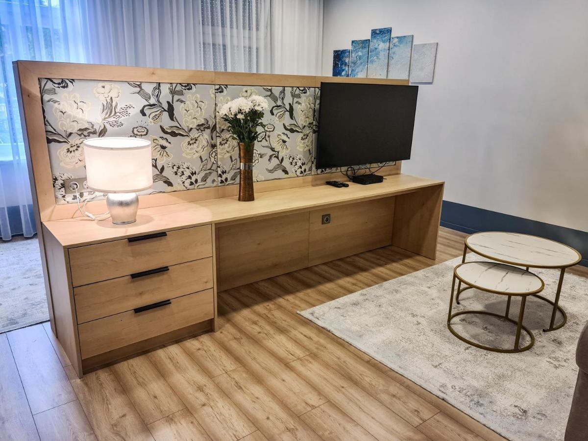 Ditlin Apartmanok Pápa Buitenkant foto