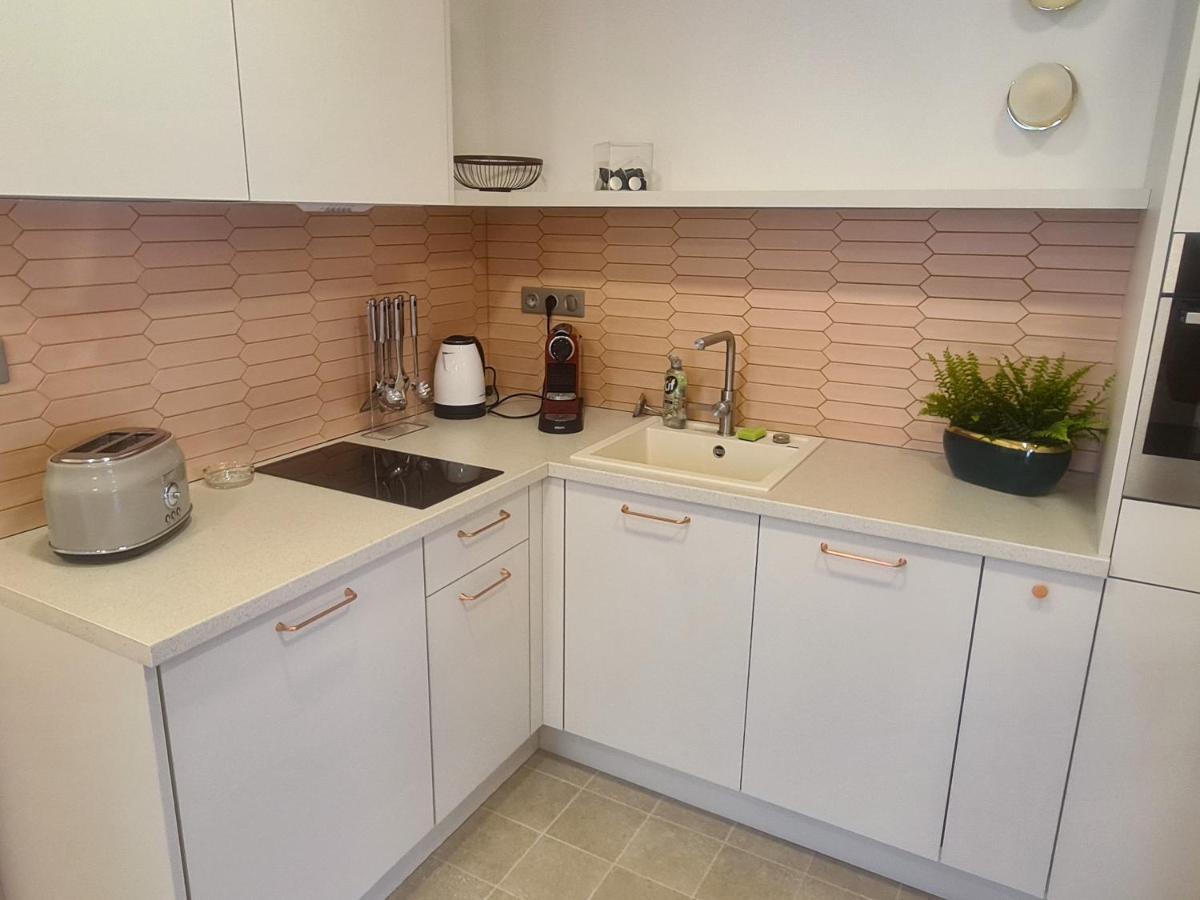 Ditlin Apartmanok Pápa Buitenkant foto