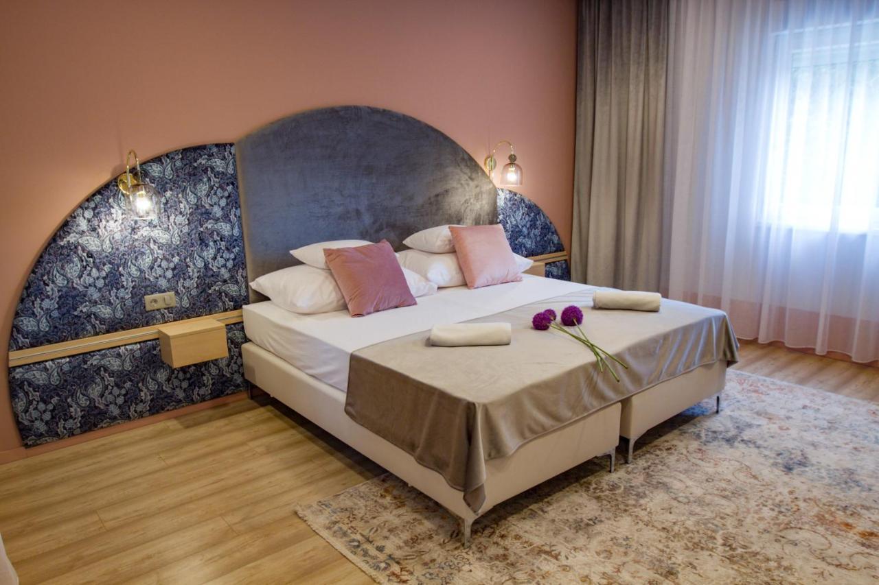 Ditlin Apartmanok Pápa Buitenkant foto